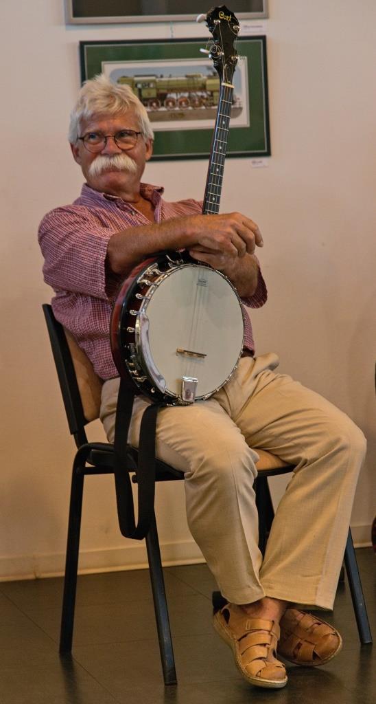 s banjem